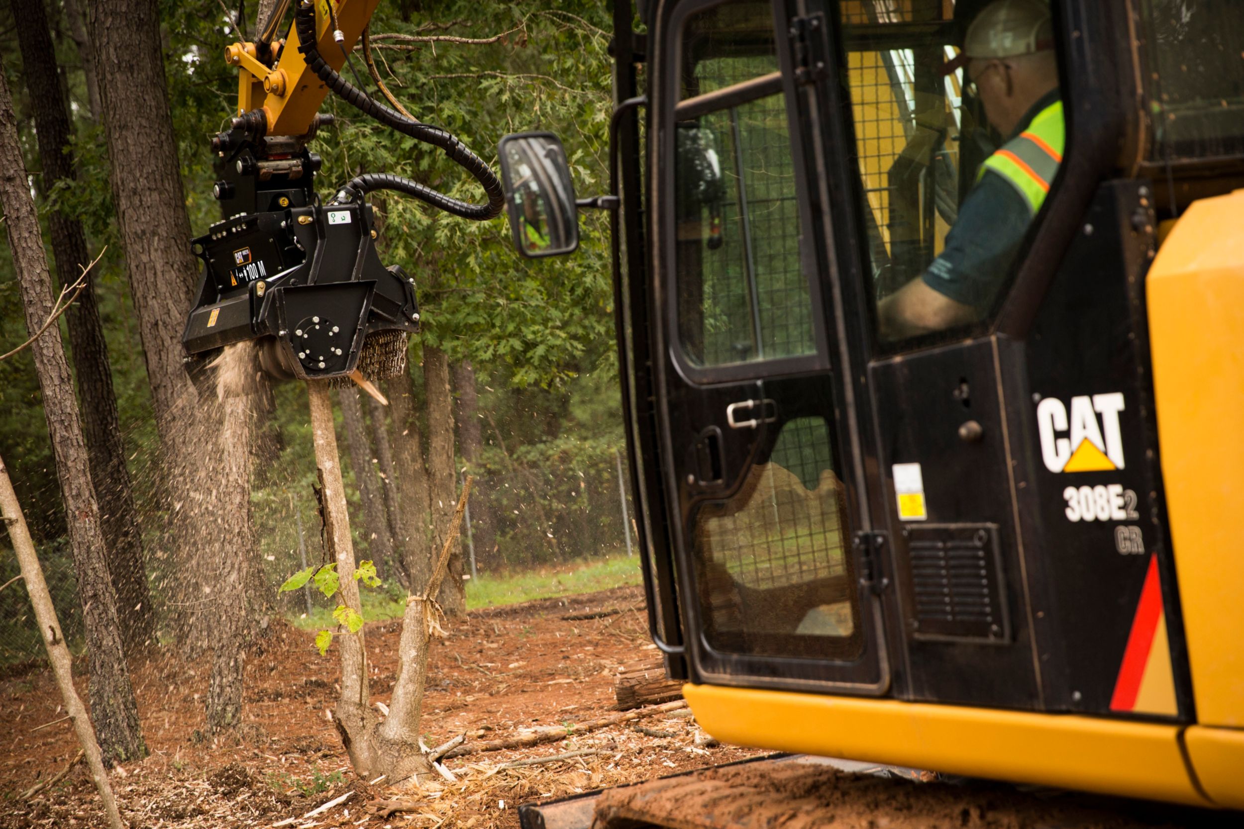 Cat® HM210 Mulcher in Working Application>