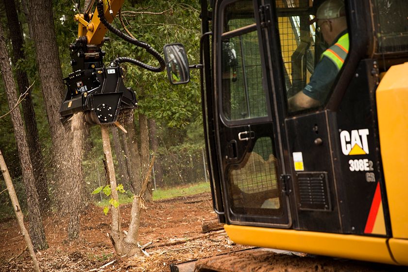 Cat® HM210 Mulcher in Working Application