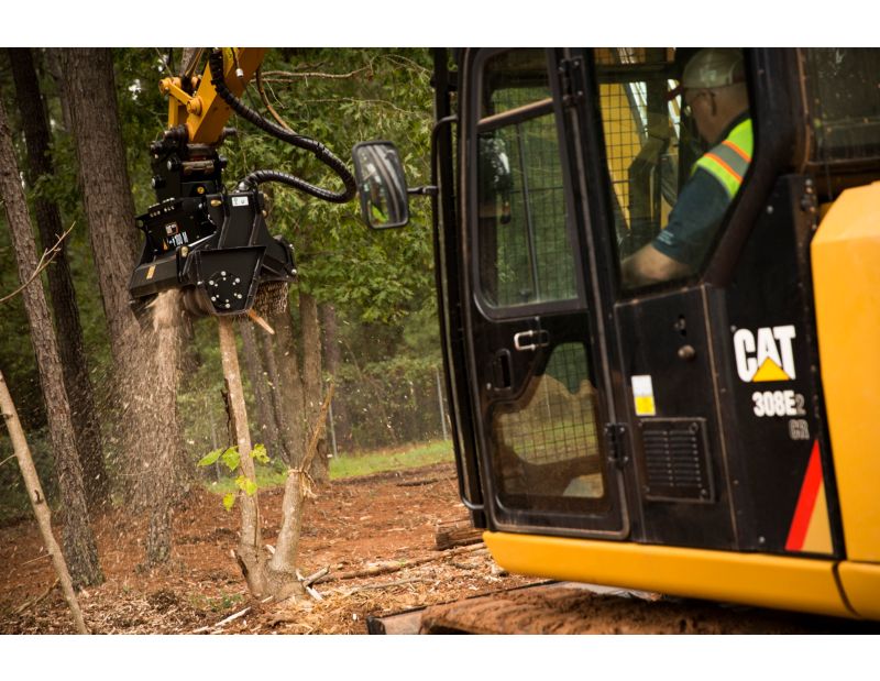 Cat® HM210 Mulcher in Working Application