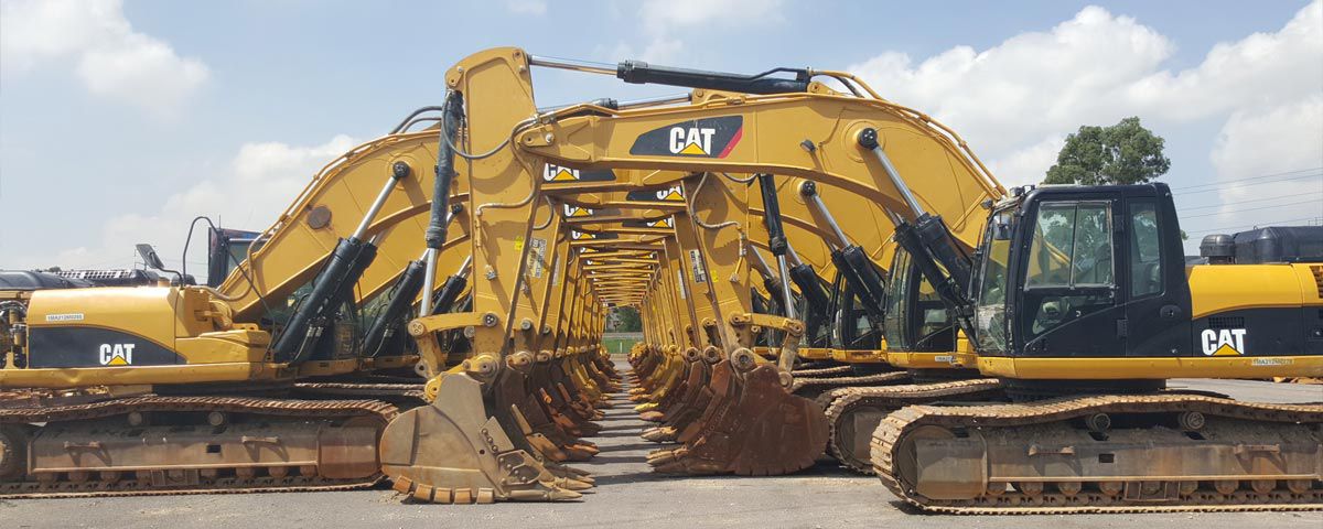 Cat Financial rep talking to customers