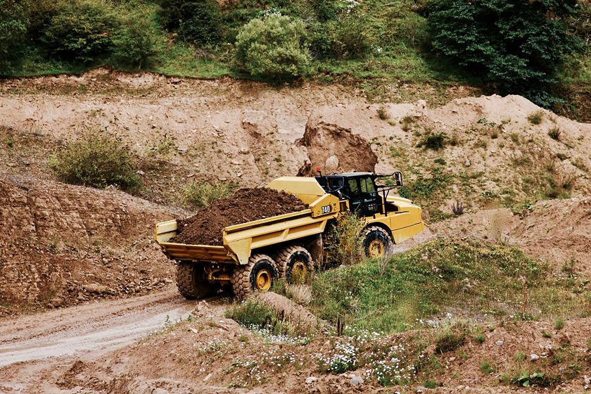 740 EJ Articulated Truck