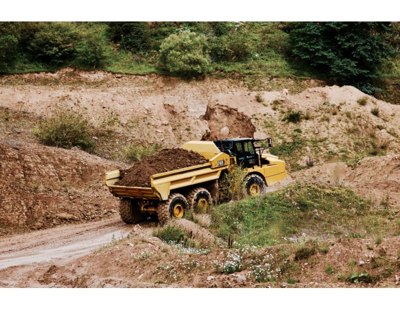 740 EJ Articulated Truck