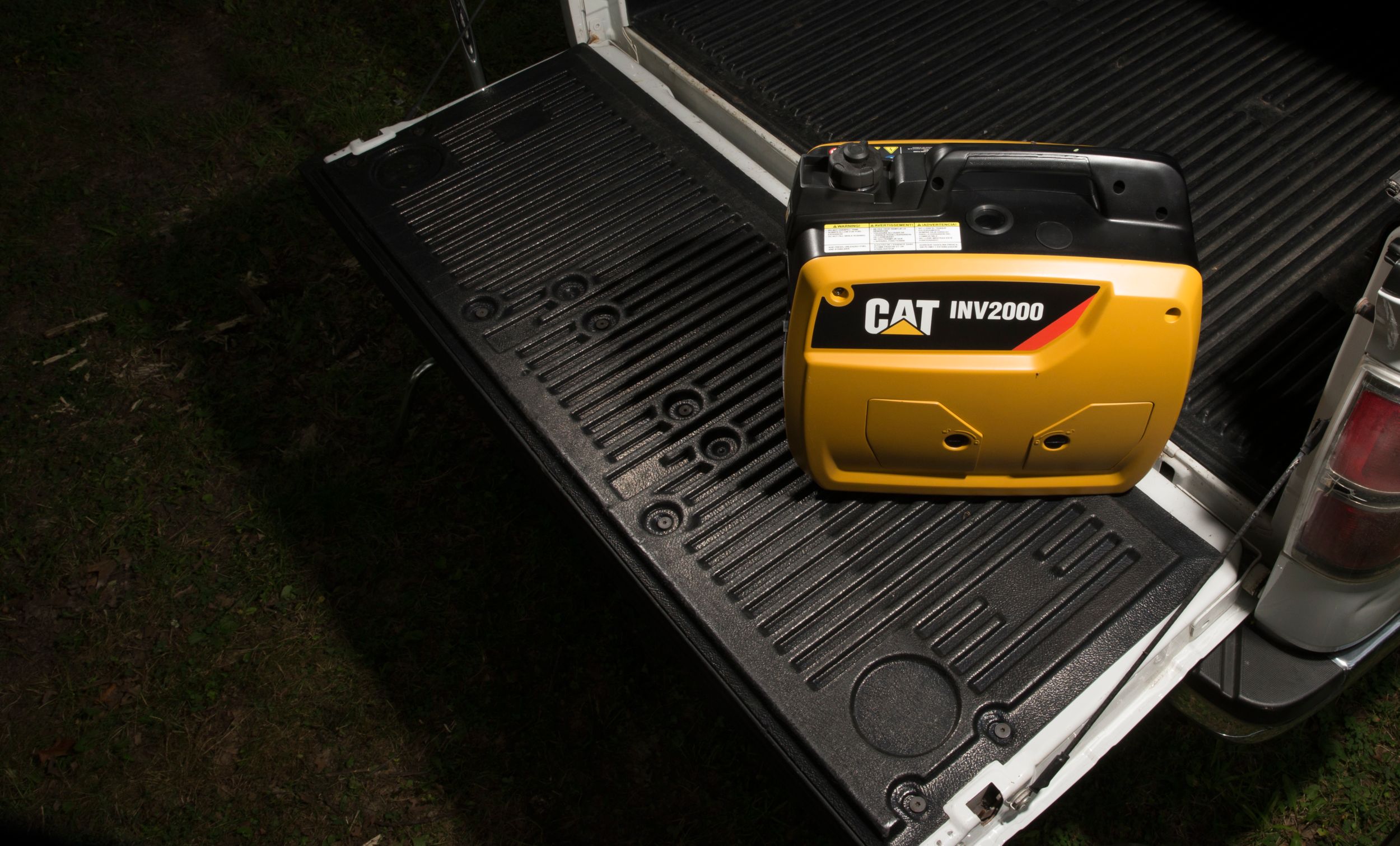 New | 2000 Watt quiet inverter generator, CAT® INV2000 rv generator