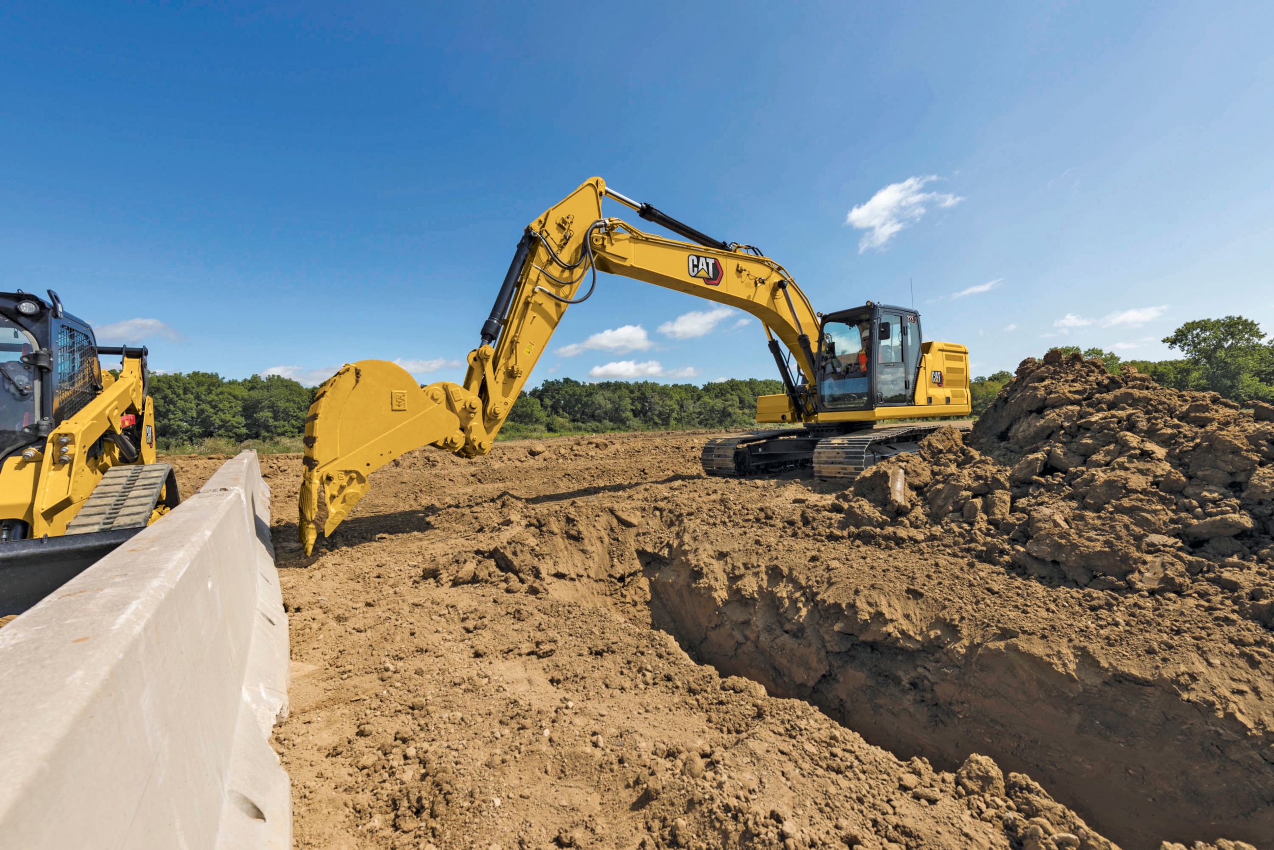 323 Excavator Digging a Footing