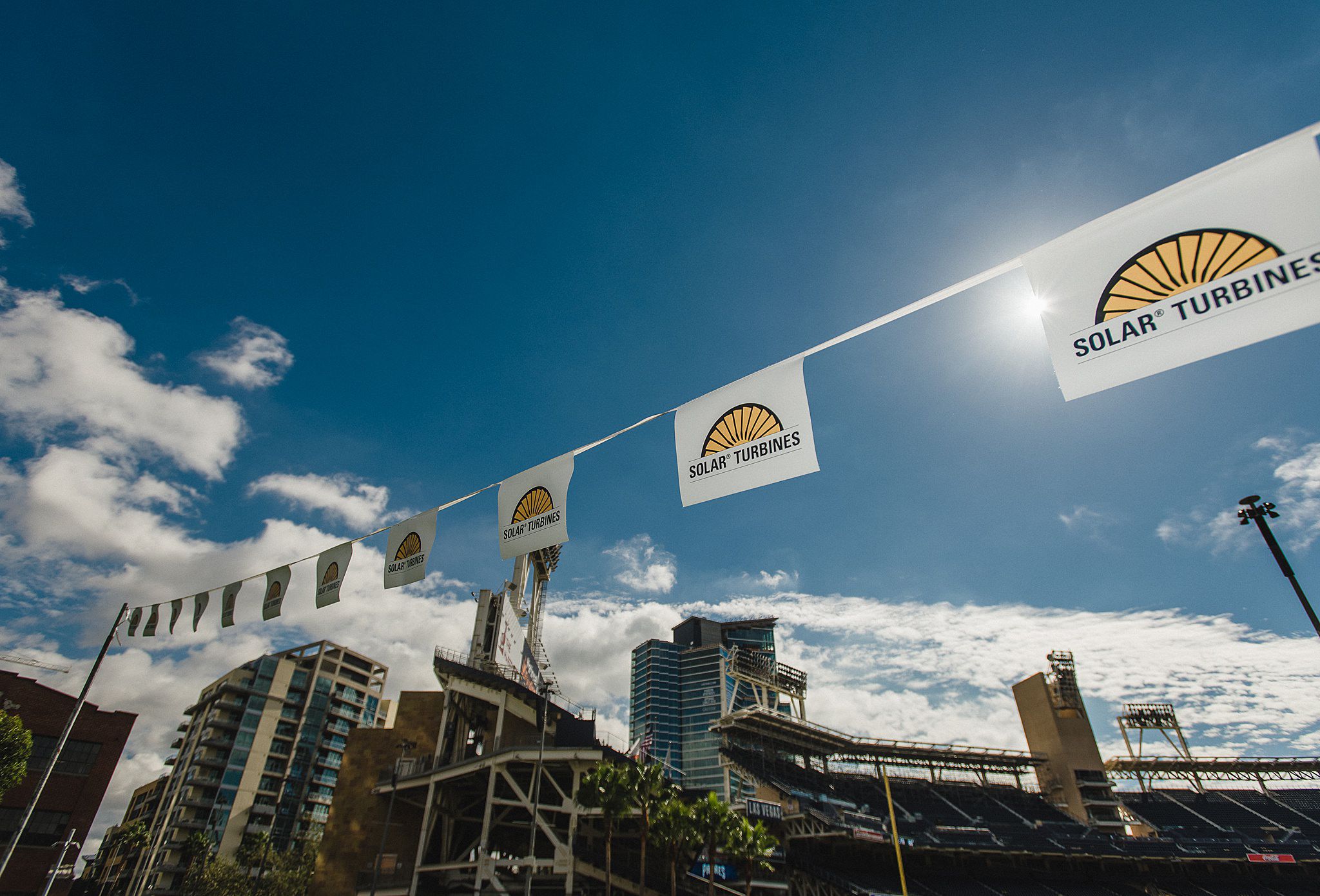 Компания Solar отметила свое 90-летие в живописном парке Петко в историческом центре Сан-Диего.