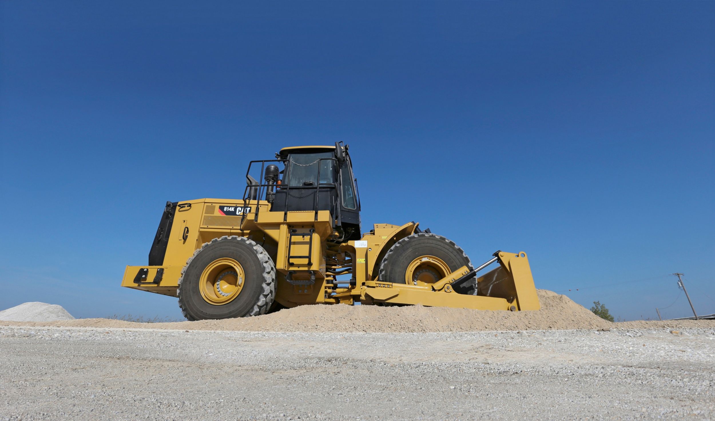 824K wheel-dozers