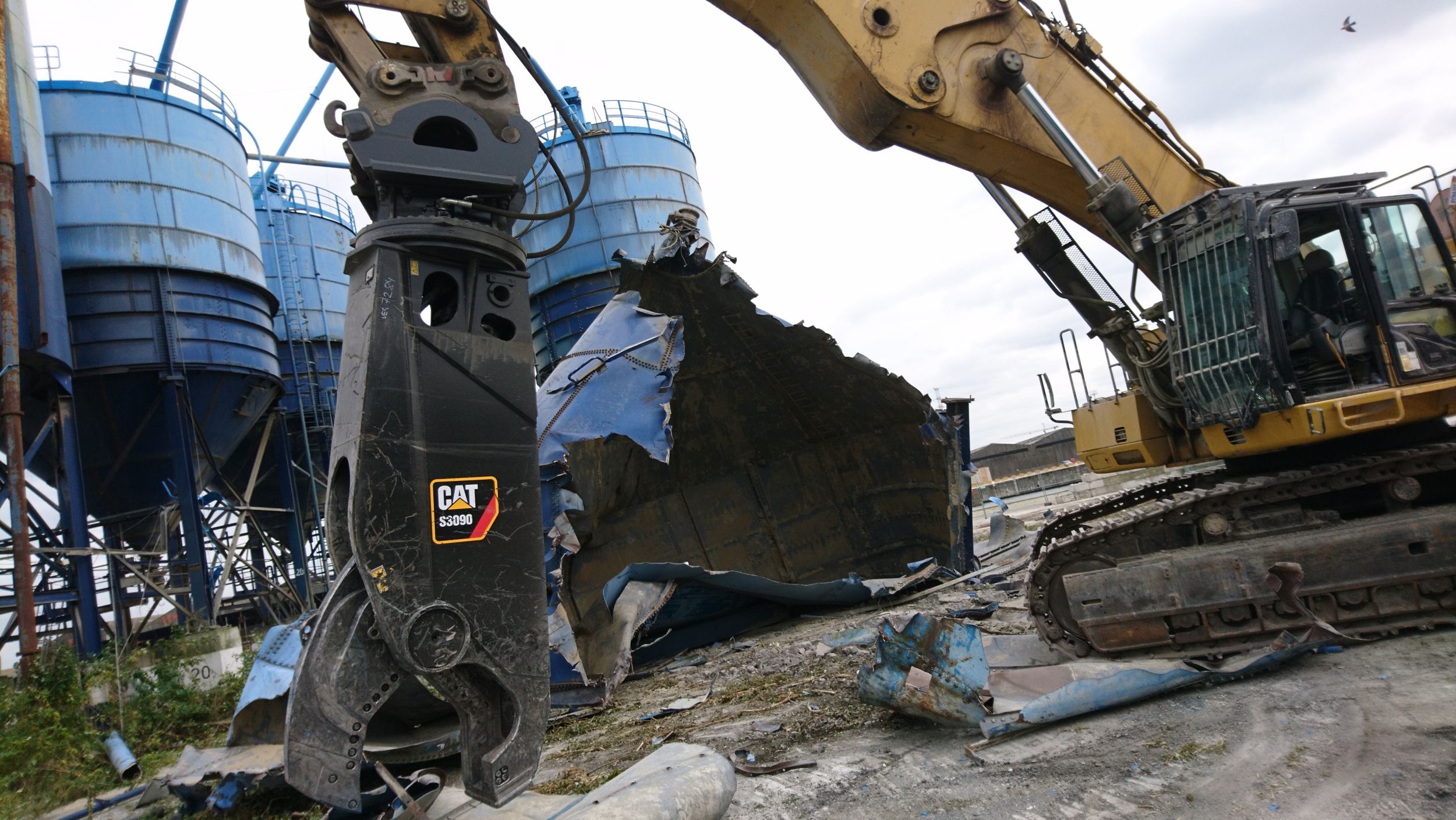 Belgium rents out larger heavy equipment 