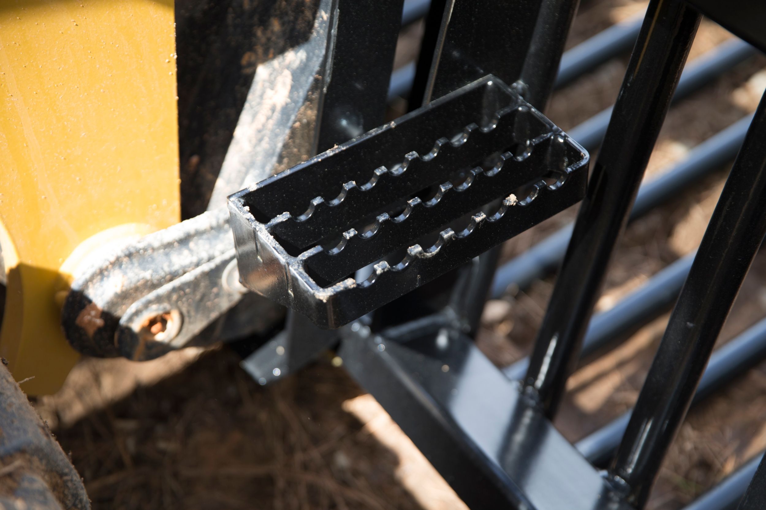 Ступени с насечками