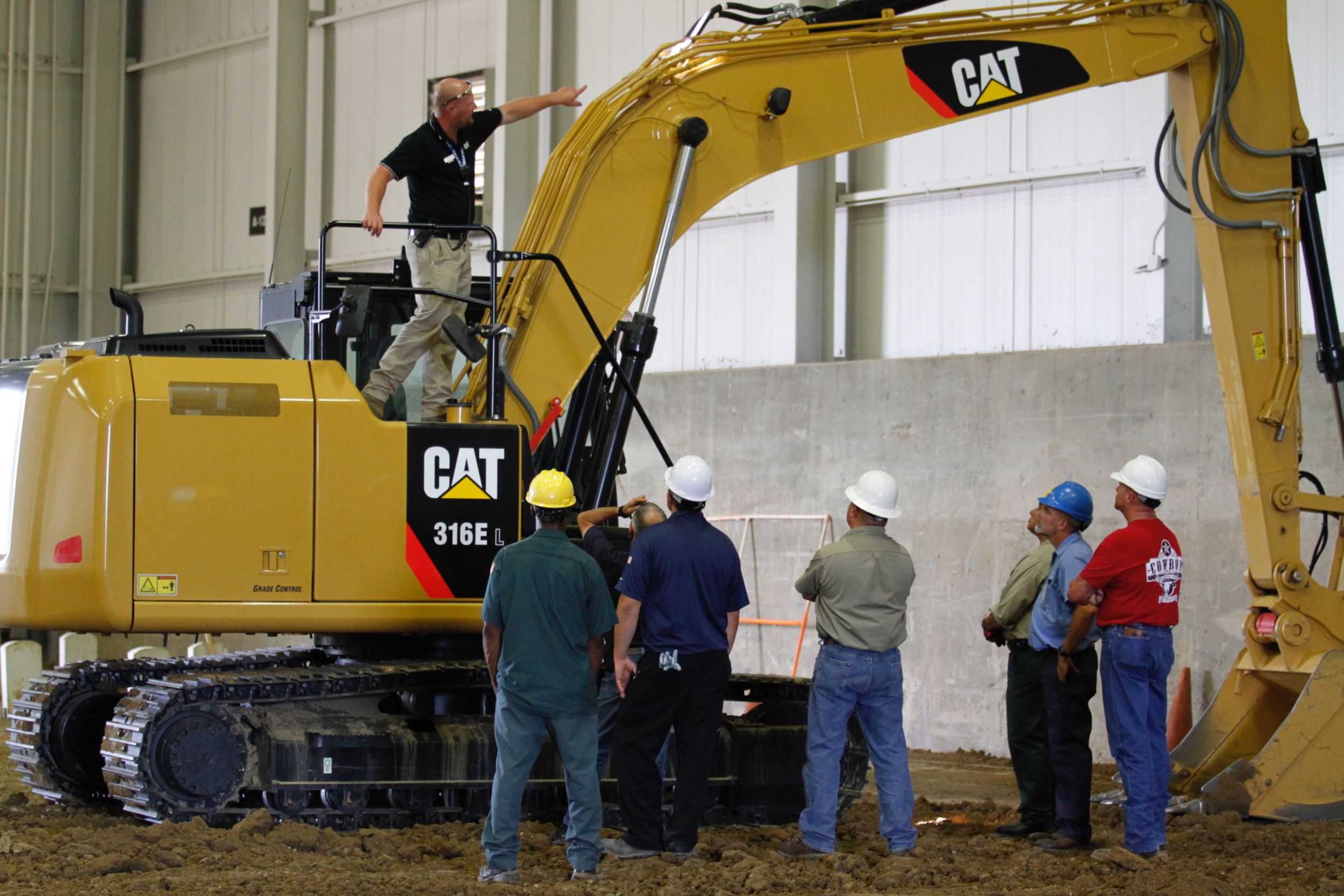 Caterpillar Machines for Heavy-duty Operations 