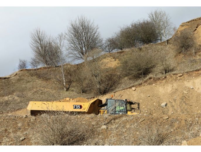 735 Three Axle Articulated Truck