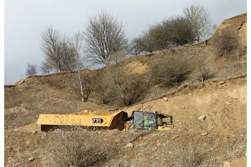 735 Three Axle Articulated Truck