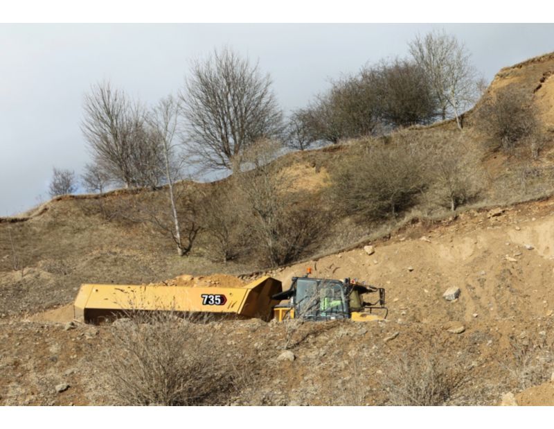 735 Three Axle Articulated Truck