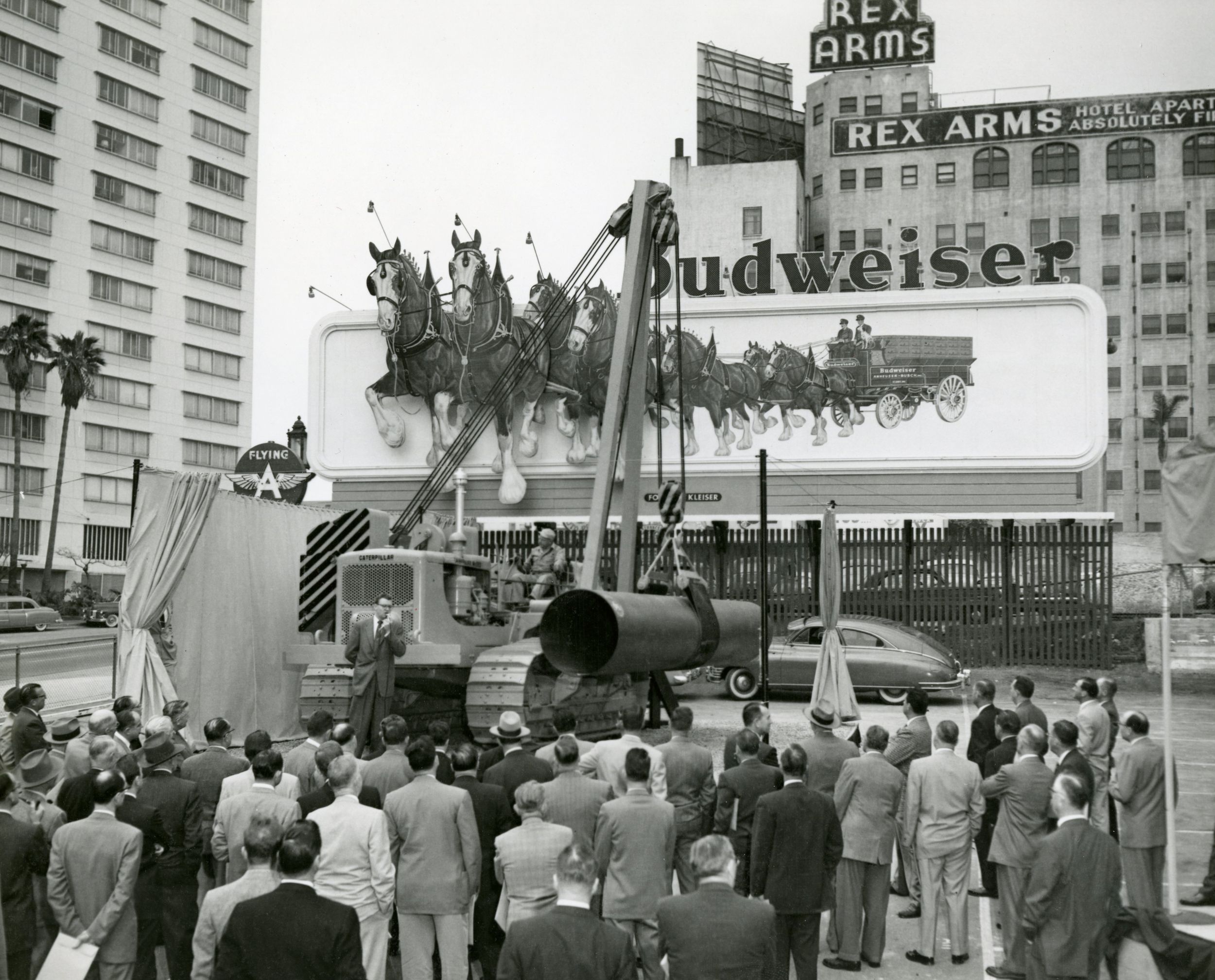 583 pipelayer introduced