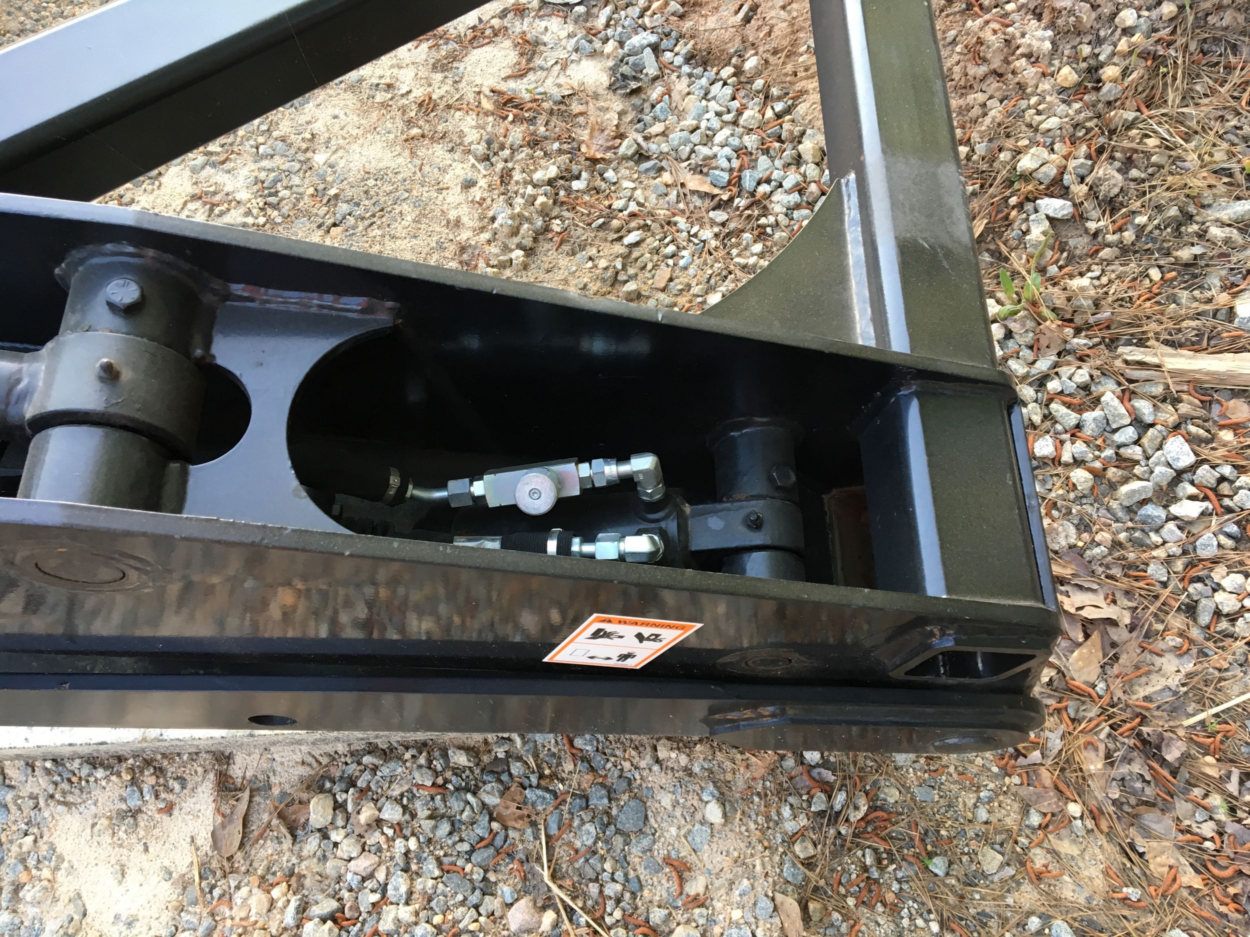 受保护的液压油缸