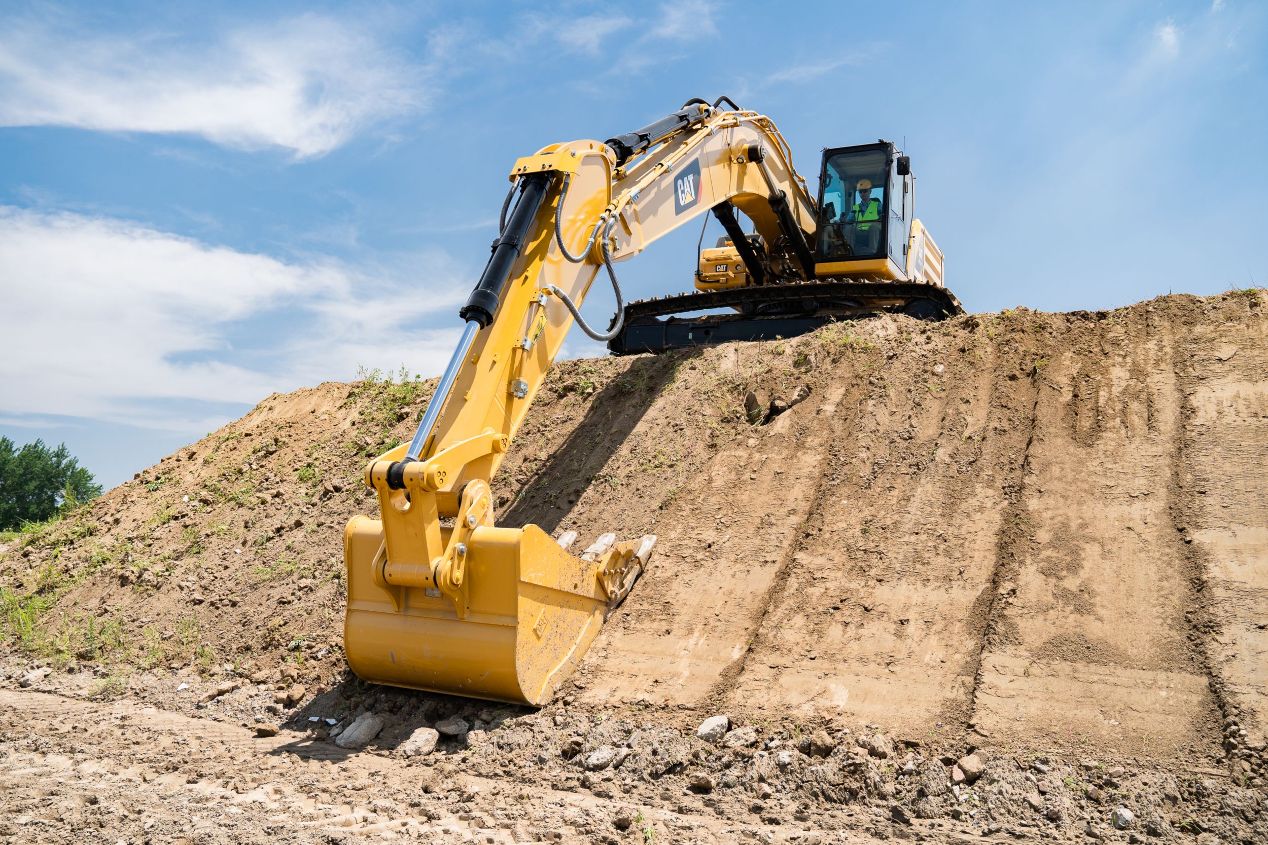 345 GC Hydraulic Excavator