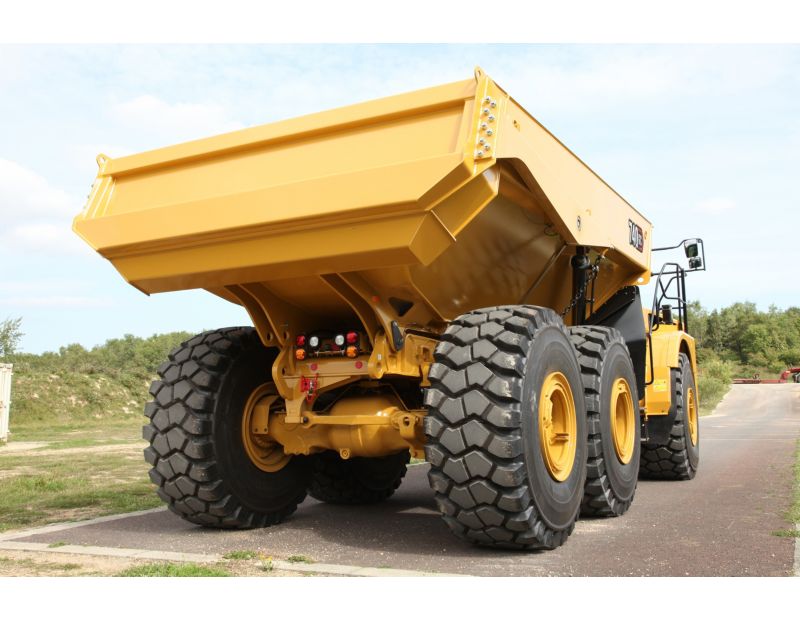 740 GC Three Axle Articulated Truck