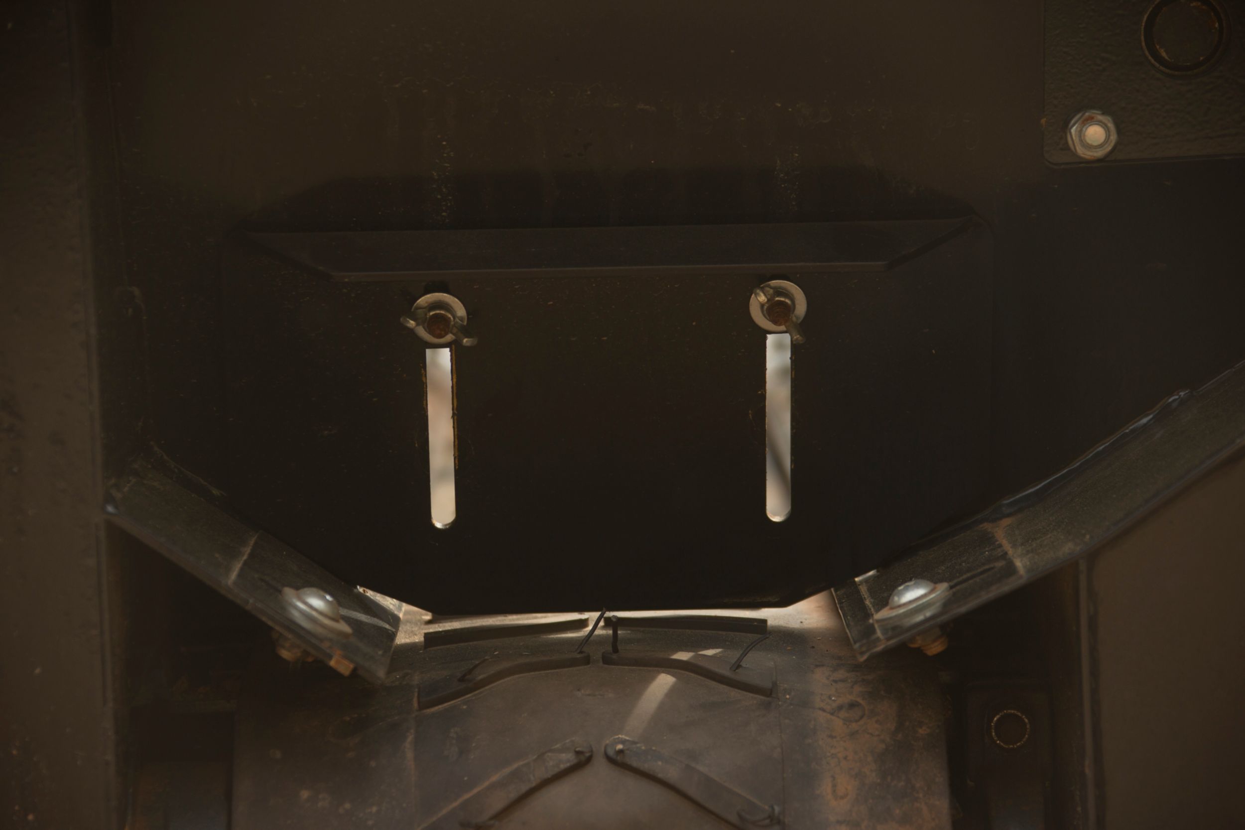 Manually Adjustable Discharge Doors