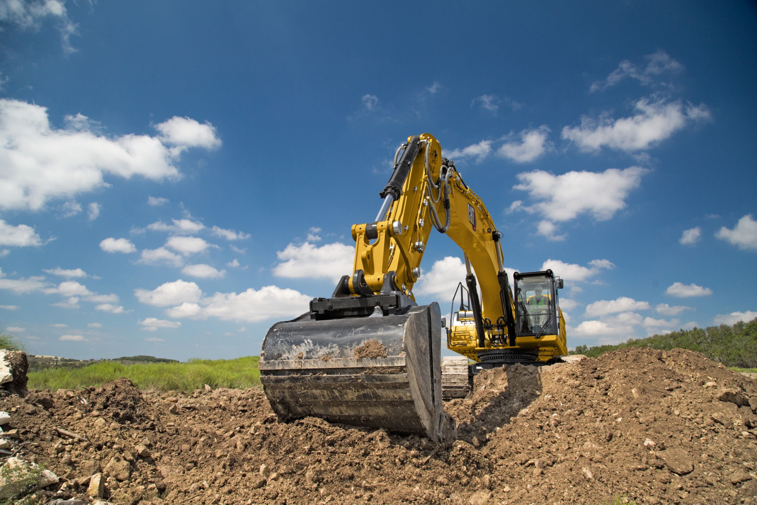 Cat 352 Hydraulic Excavator - MORE PERFORMANCE, LESS FUEL