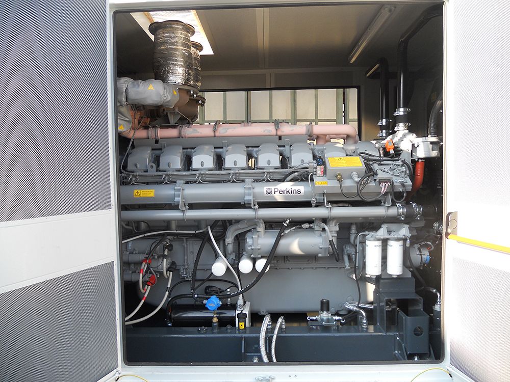 Tessari 和 Perkins 出手相助阿尔及利亚食品公司