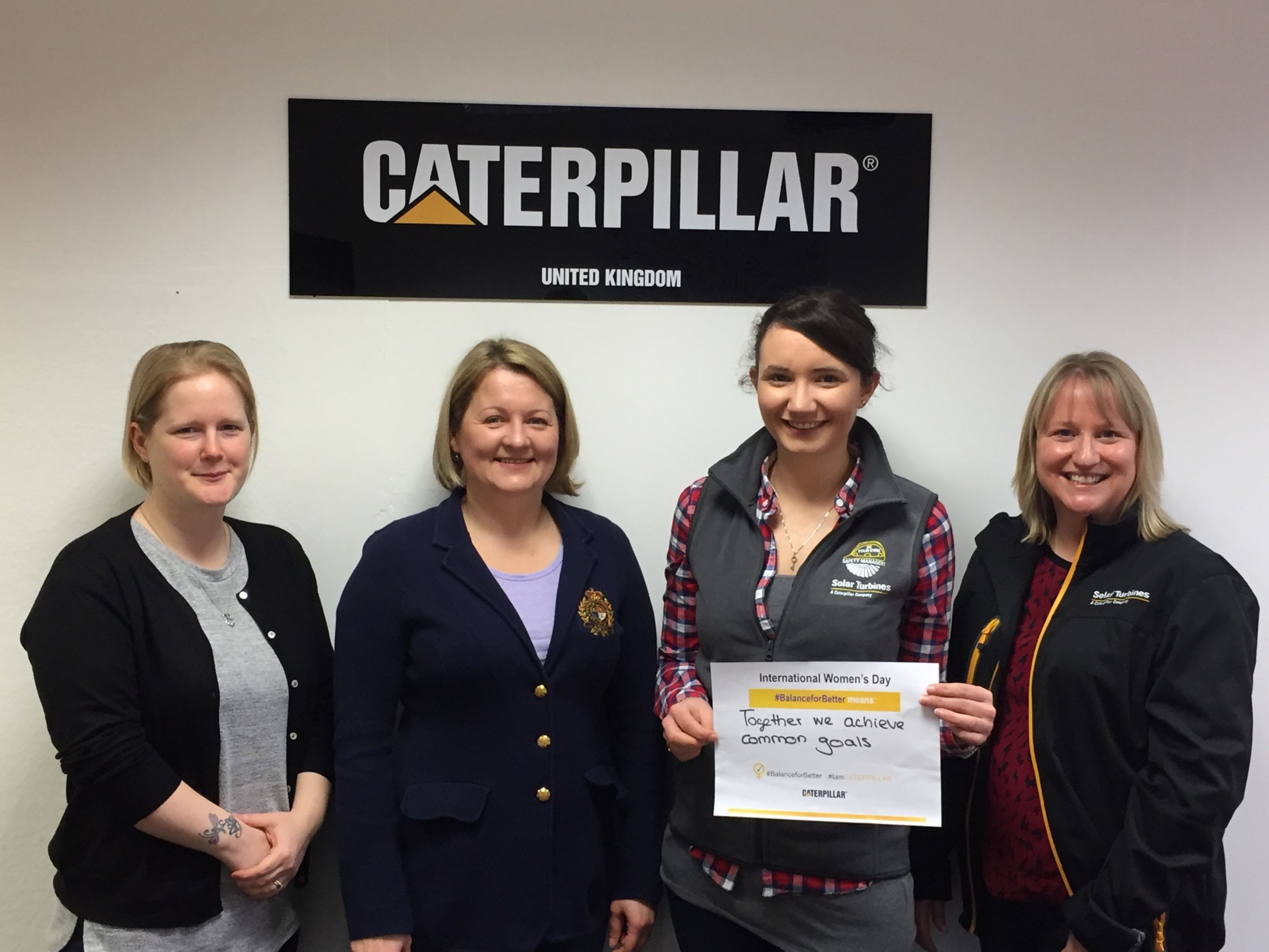 Las increíbles mujeres de la oficina del Reino Unido de Solar.