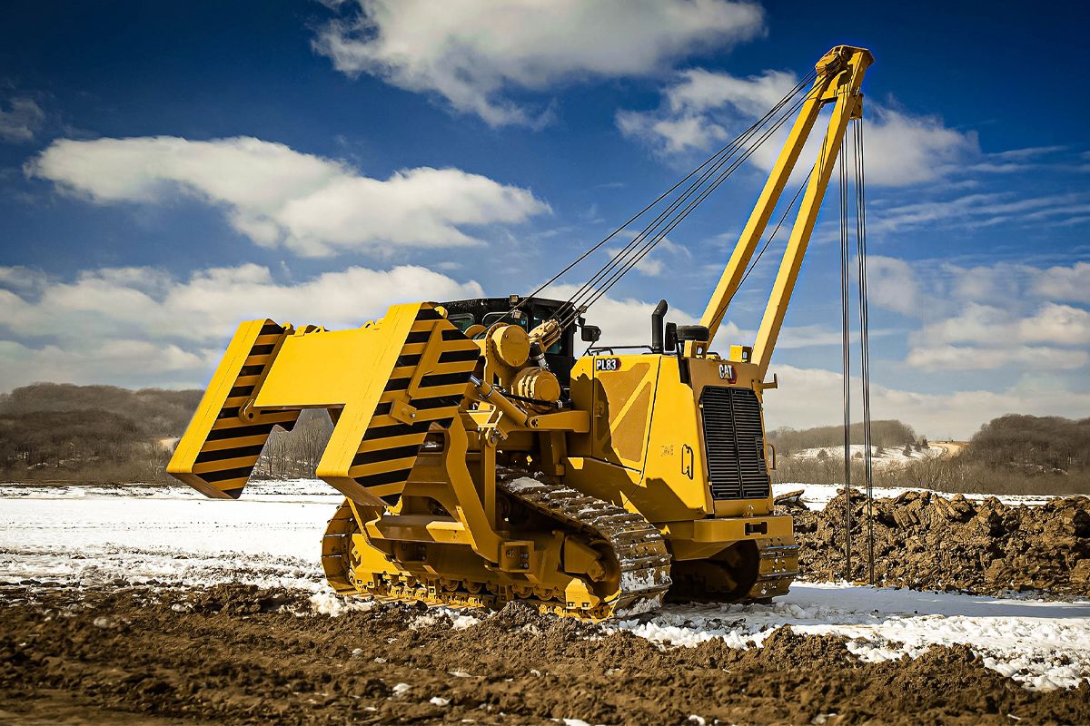 Tracteur pose-canalisations PL83 Cat