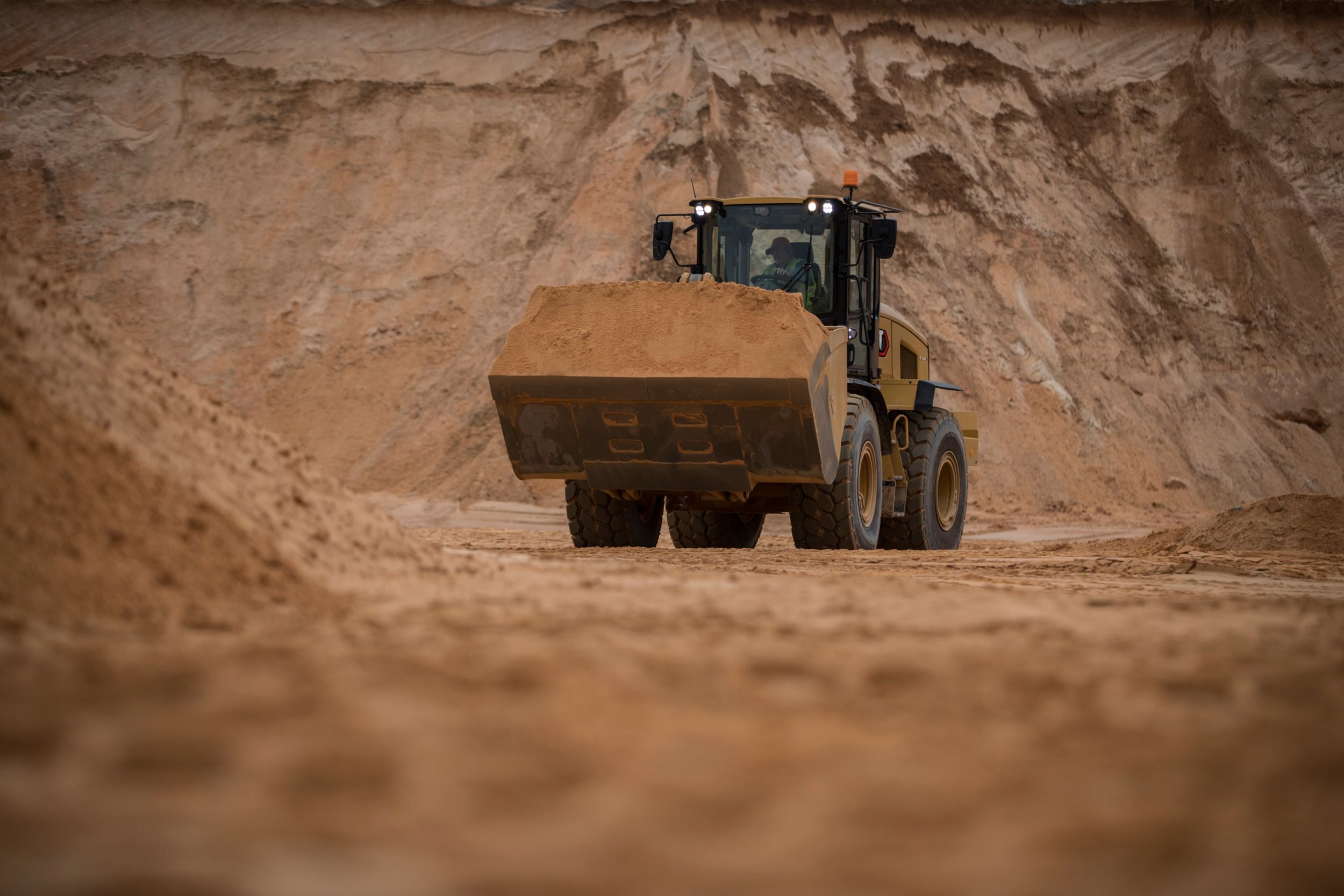 930M Aggregate Handler Small Wheel Loader