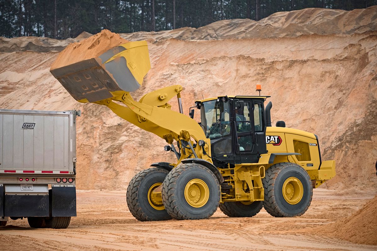 Cat® 938M Aggregate Handler