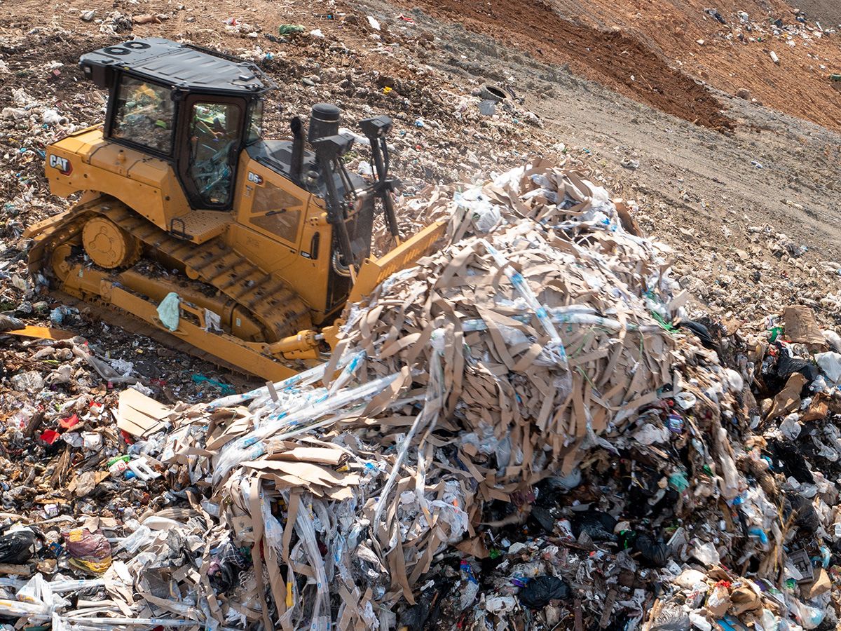 Cat D6 XE Waste Handling Dozer - WASTE HANDLING PERFORMANCE