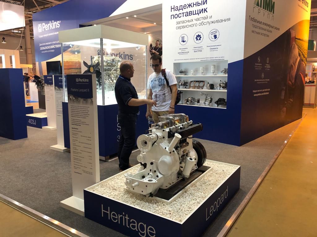 Discussing the differences between the 1930s Perkins Leopard II heritage engine and our new Perkins® Syncro