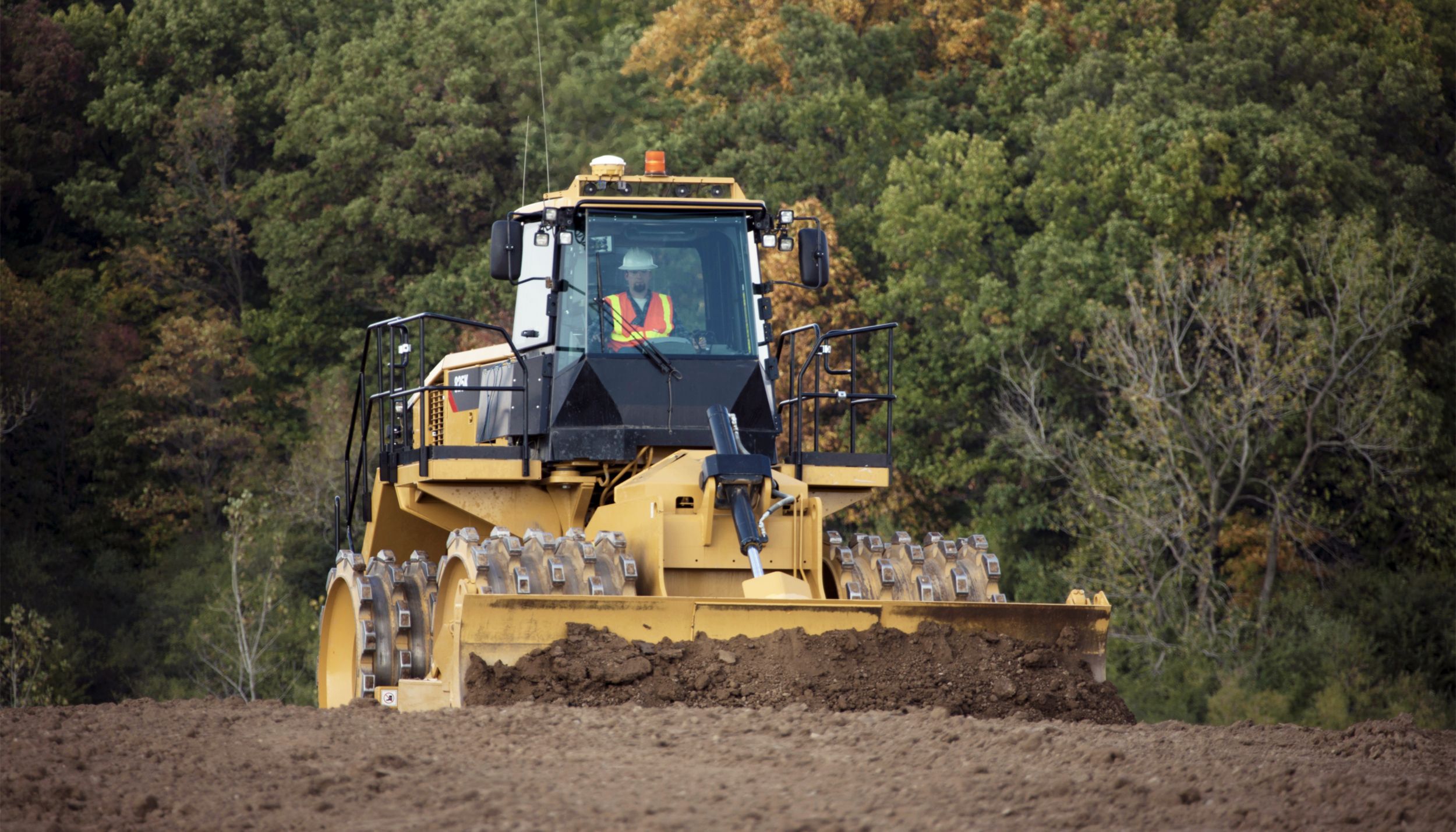 Cat 825K Soil Compactor