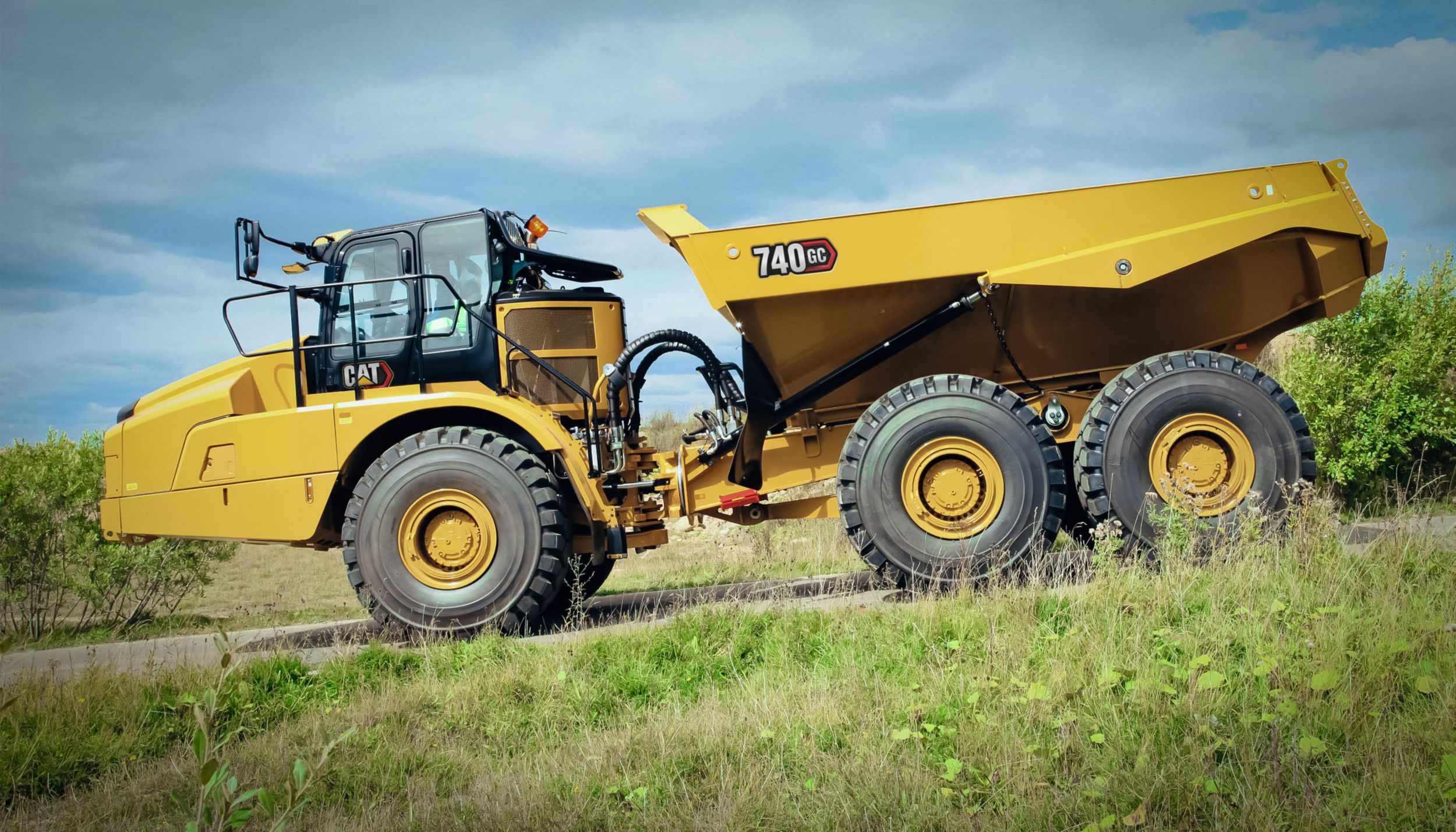 Tombereaux articulés à trois essieux 740 GC