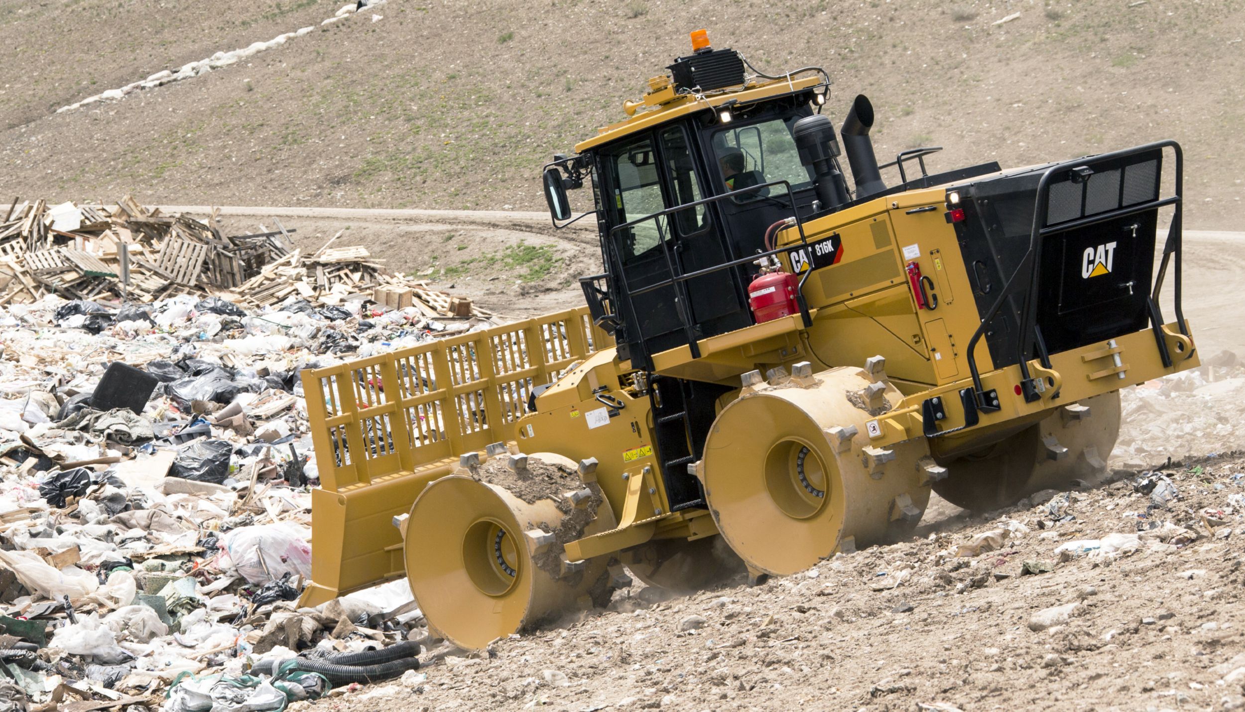 Cat 816K Landfill Compactor