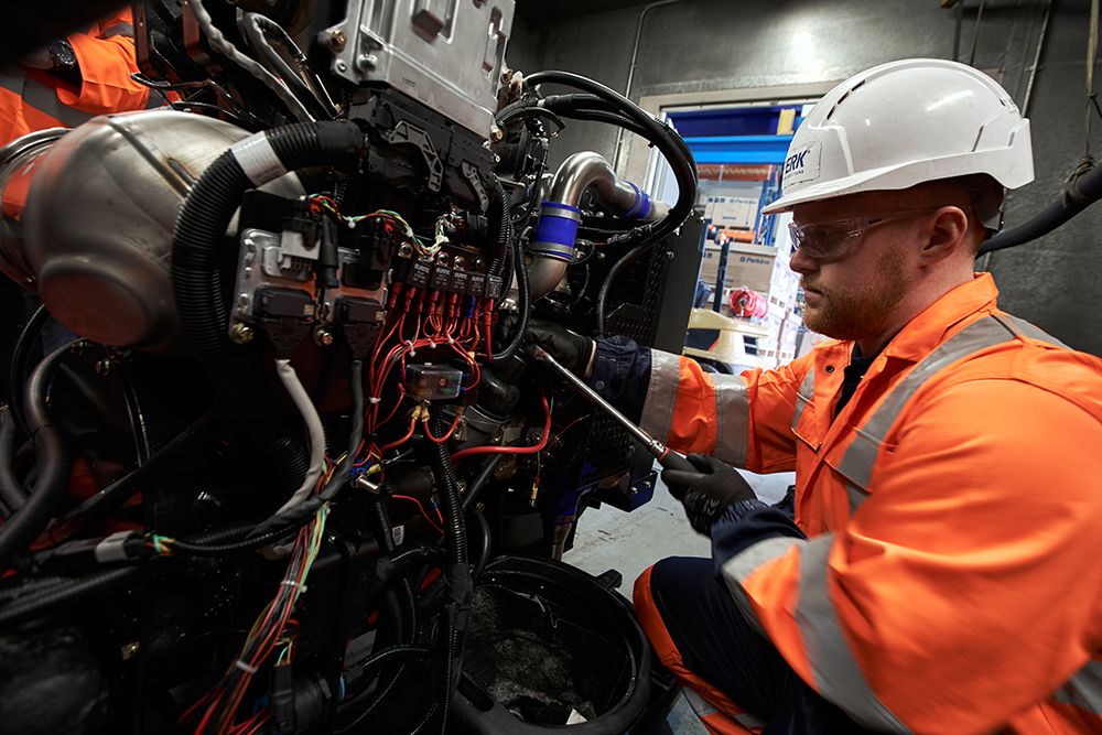 New Perkins® Ecoplus oil filters enable a quick and clean change