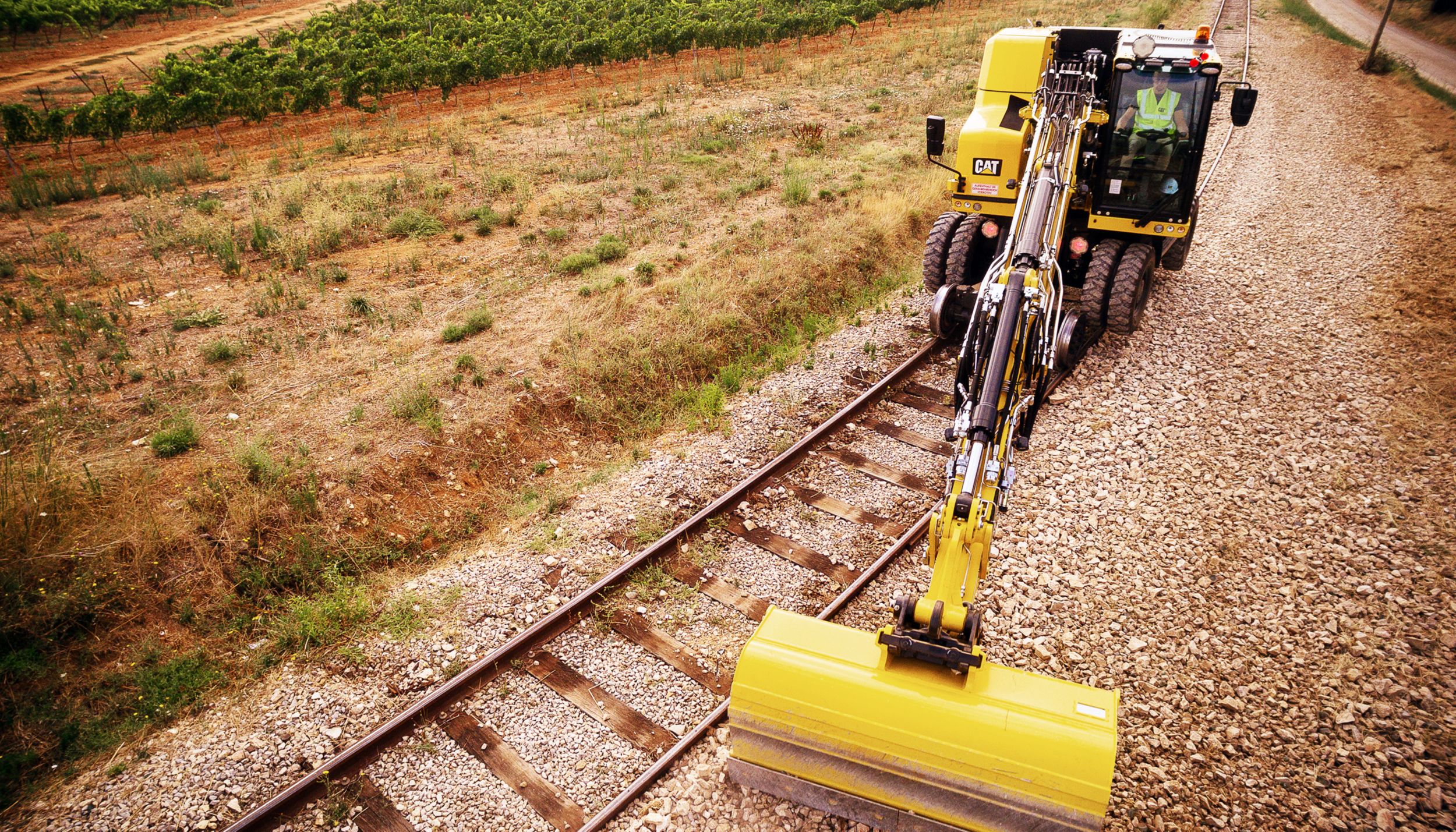 Cat M323F Wheeled Excavator - PERFORMANCE AND PRODUCTIVITY