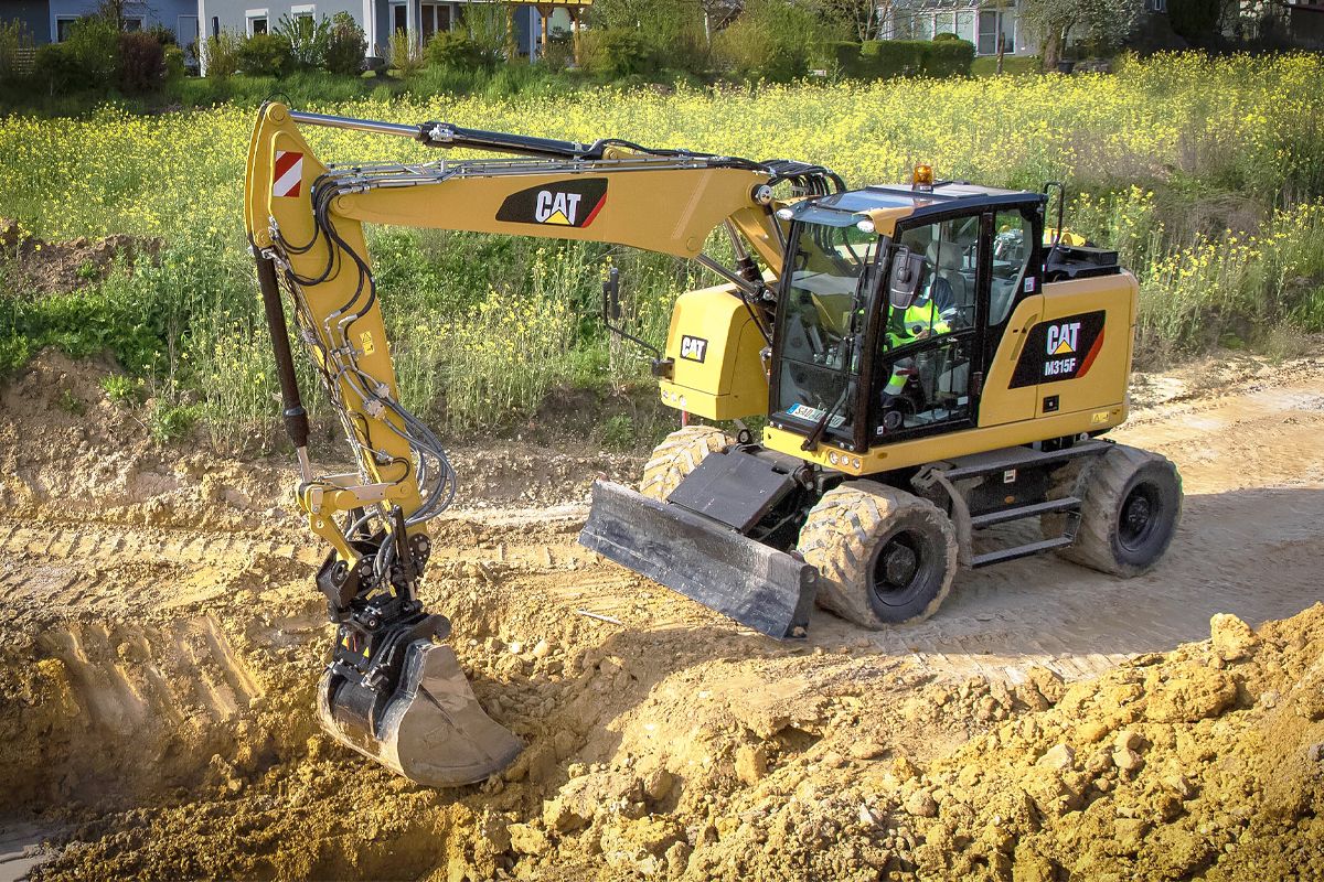 Uppnå önskad lutning och gräv i olika vinklar med en tiltrotator.