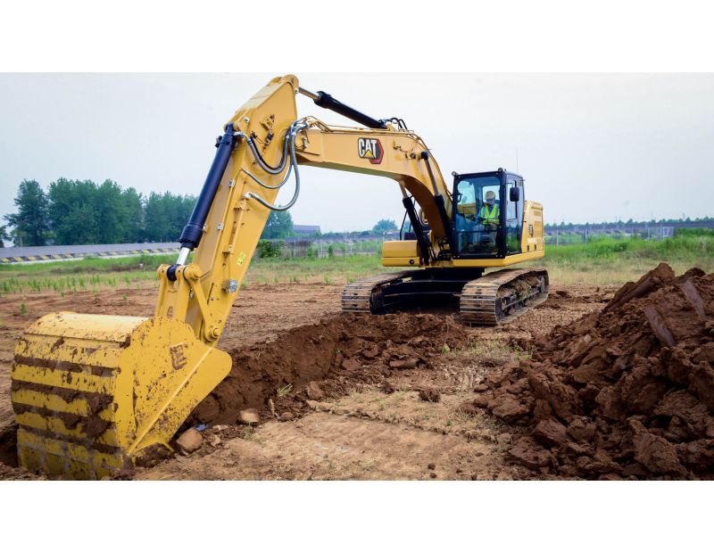 323 digging with a Heavy Duty Bucket