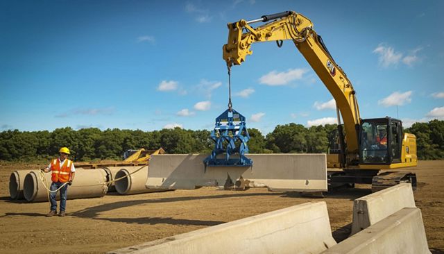 Cat 320 Hydraulic Excavator - SIMPLE TO OPERATE