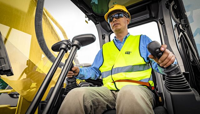 Cat® 352 Hydraulic Excavator – Ultimate Operator Comfort