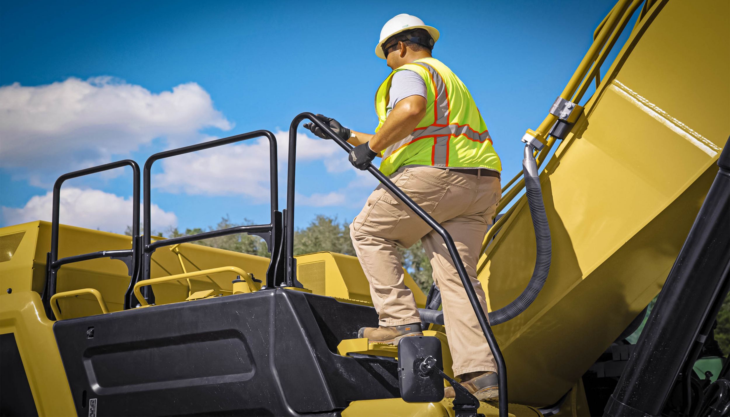 Cat 349 Hydraulic Excavator - BUILT-IN SAFETY FEATURES