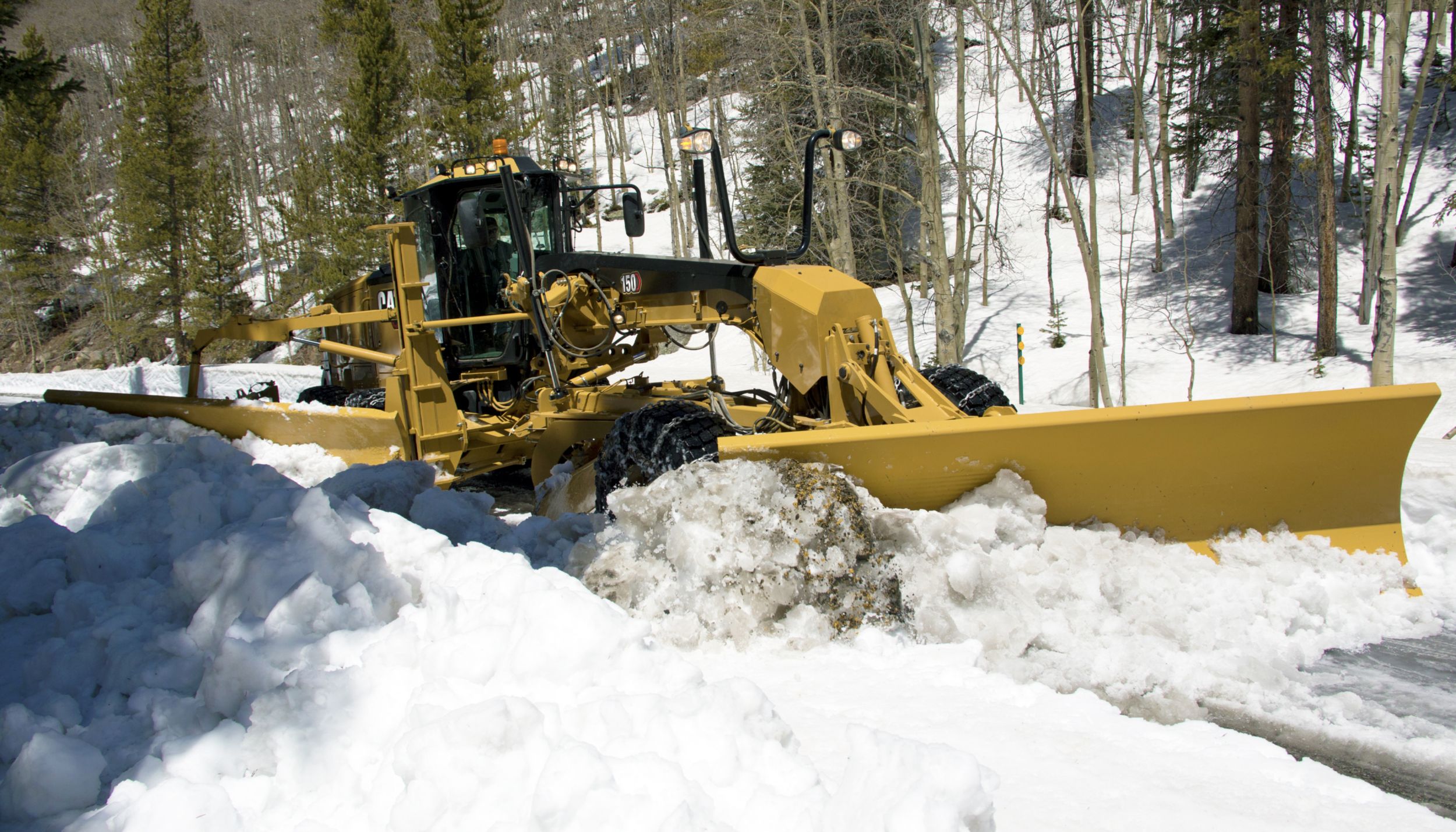 Cat 140 AWD Motor Grader - PERFORMANCE AND PRODUCTIVITY