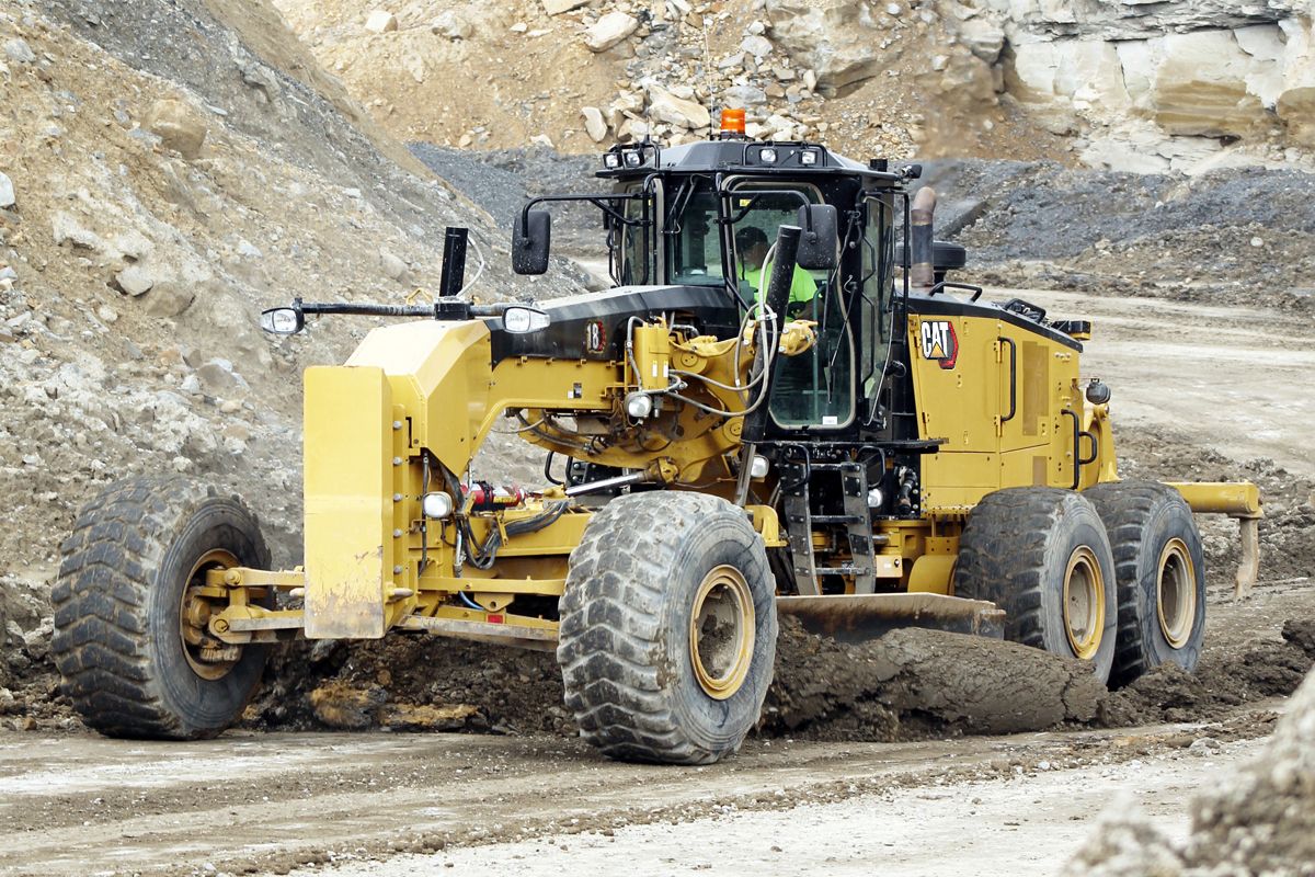 18 Motor Grader