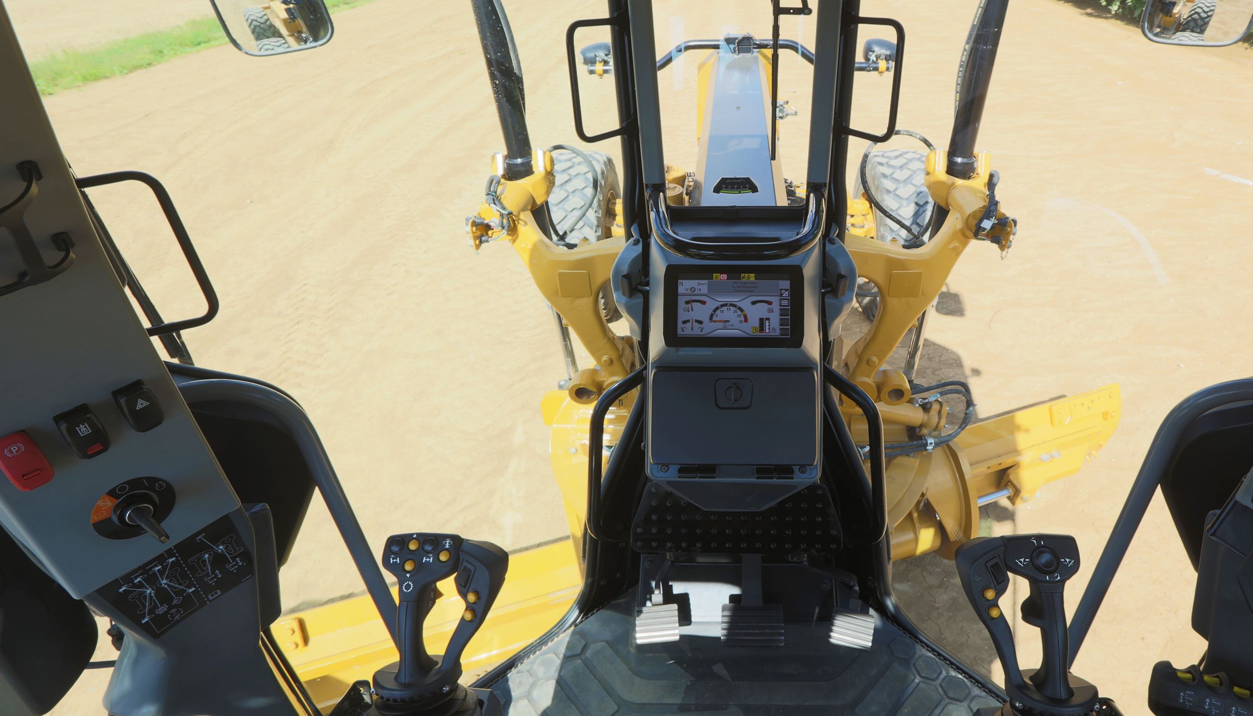 Cat 120 Motor Grader - WORK IN COMFORT