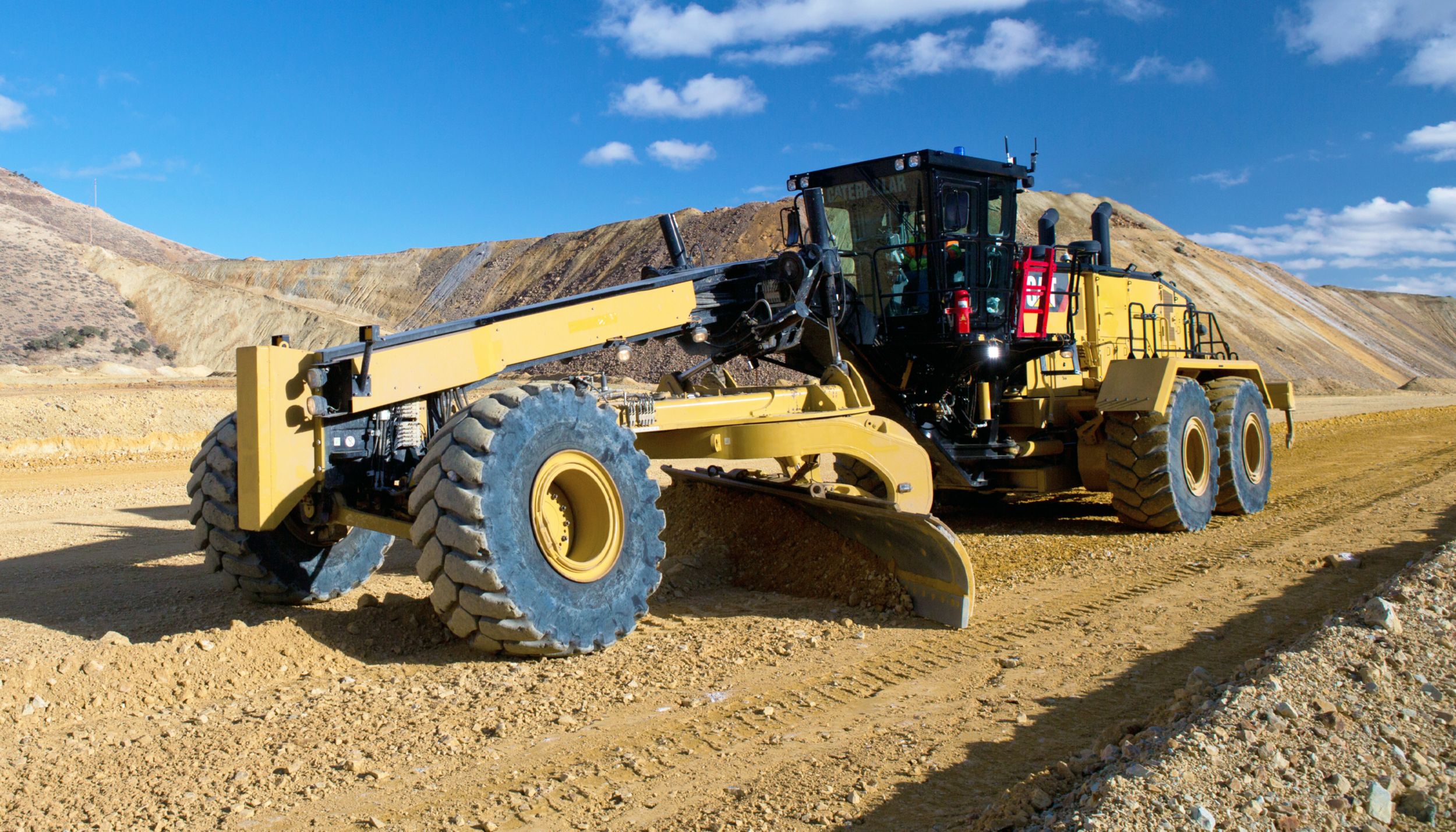 New Cat® 24 Motor Grader Equipment | Finning