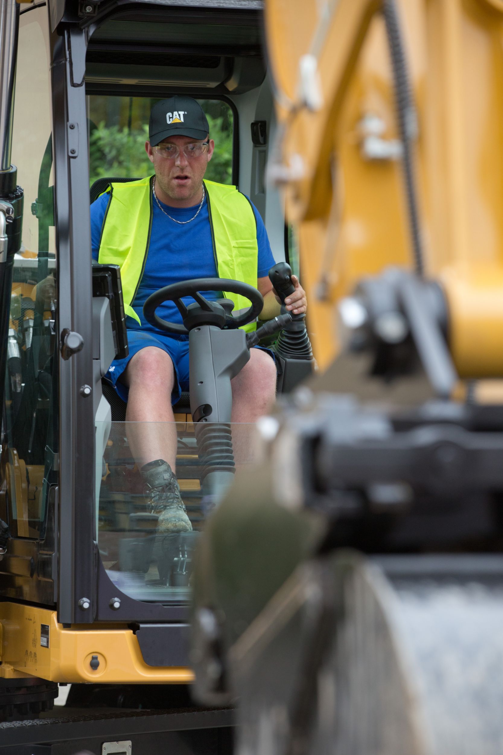 Operate with ease in the M314 Wheeled Excavator