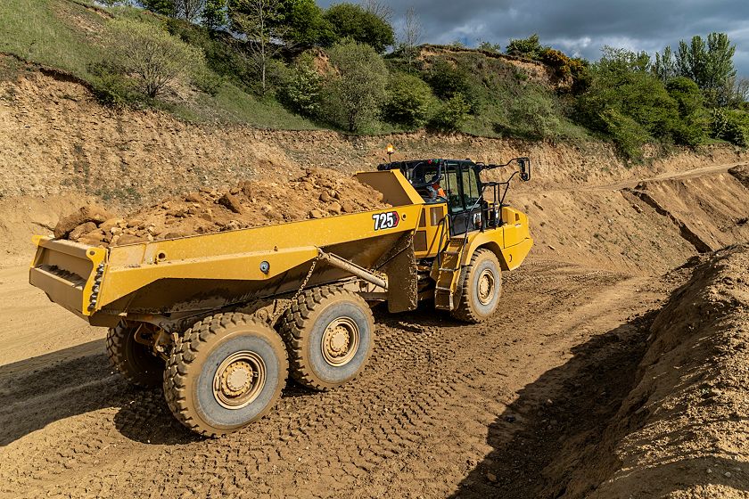 725 Three Axle Articulated Truck