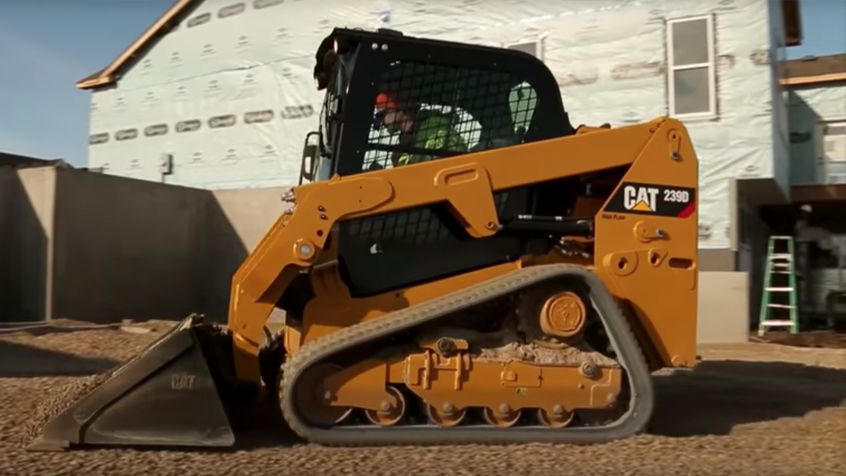 Cat® Skid Steer/Compact Track/Multi Terrain Loader Tip of the Month: Daily Maintenance