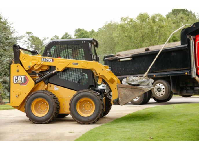 Cat®242D3防滑转向加载器