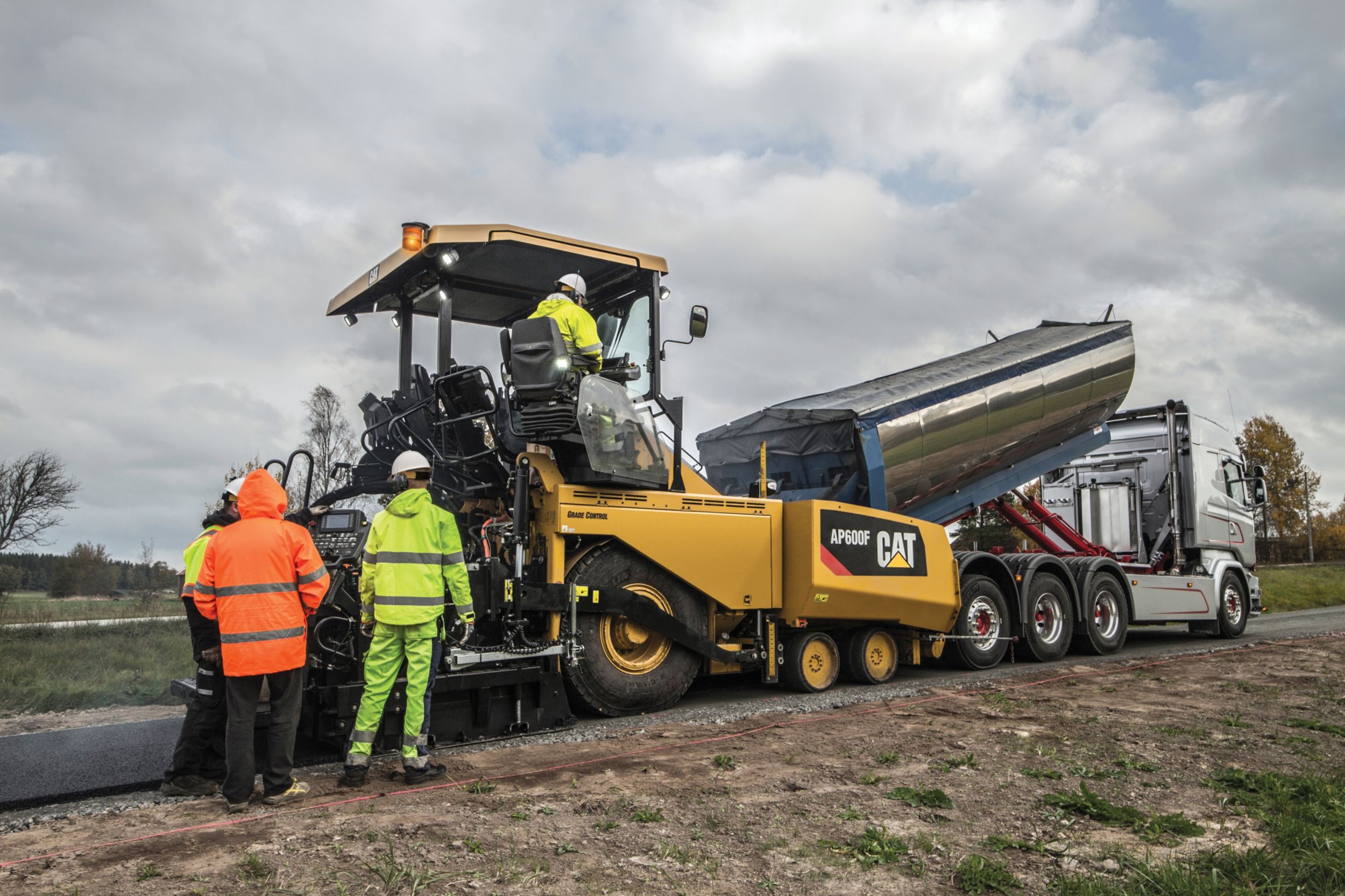 AP600F Paver