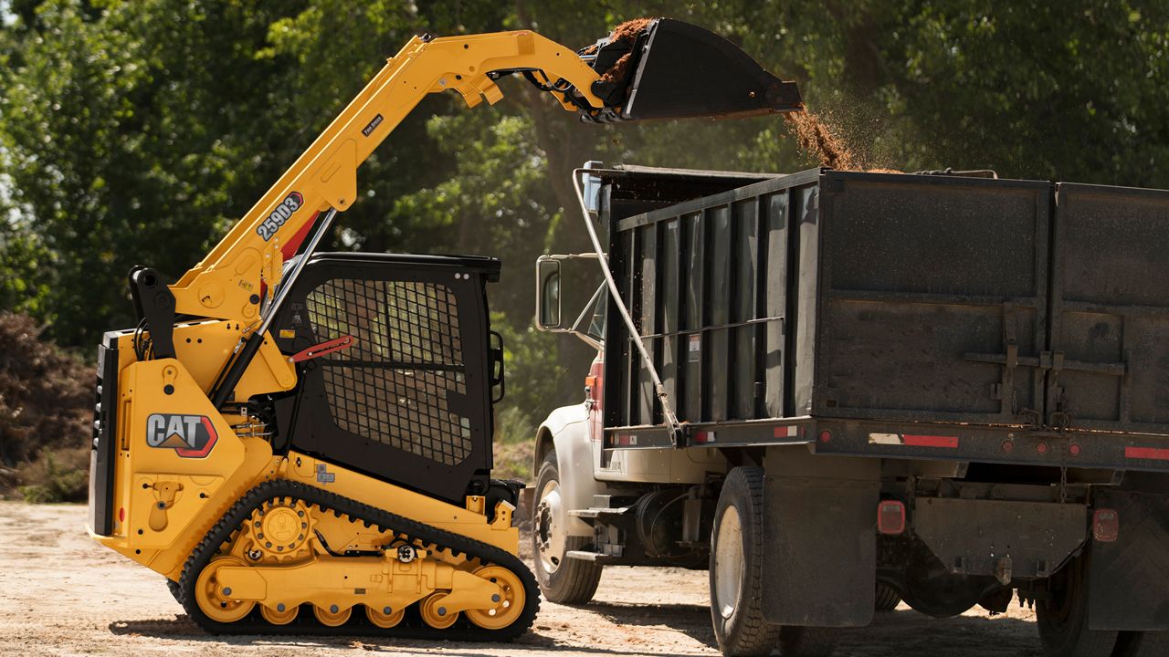 Performance where it counts with the Cat Skid Steer and Compact Track Loaders.