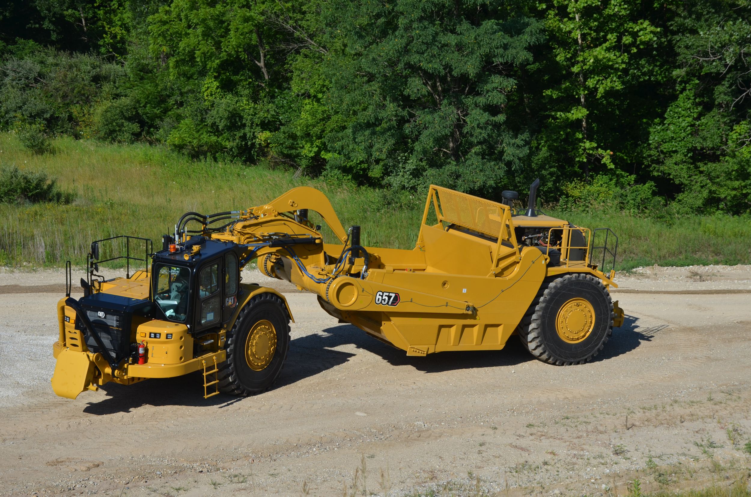 657  Wheel Tractor-Scraper